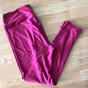 Magenta LuLaRoe Tall & Curvy Leggings